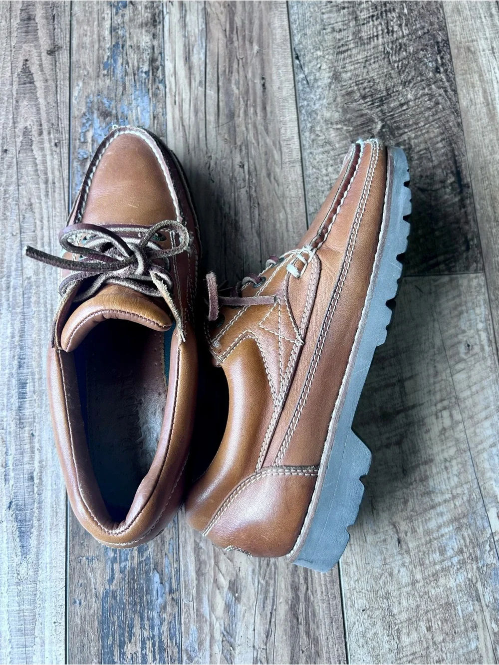 Rockport M3042 Vintage Leather Boat Shoes Men's 7 M / Fits Women's 8.5